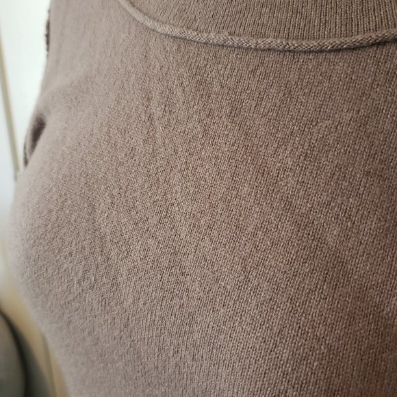 Wyatt 100% Cashmere grey crewneck sweater-size L - Picture 3 of 5